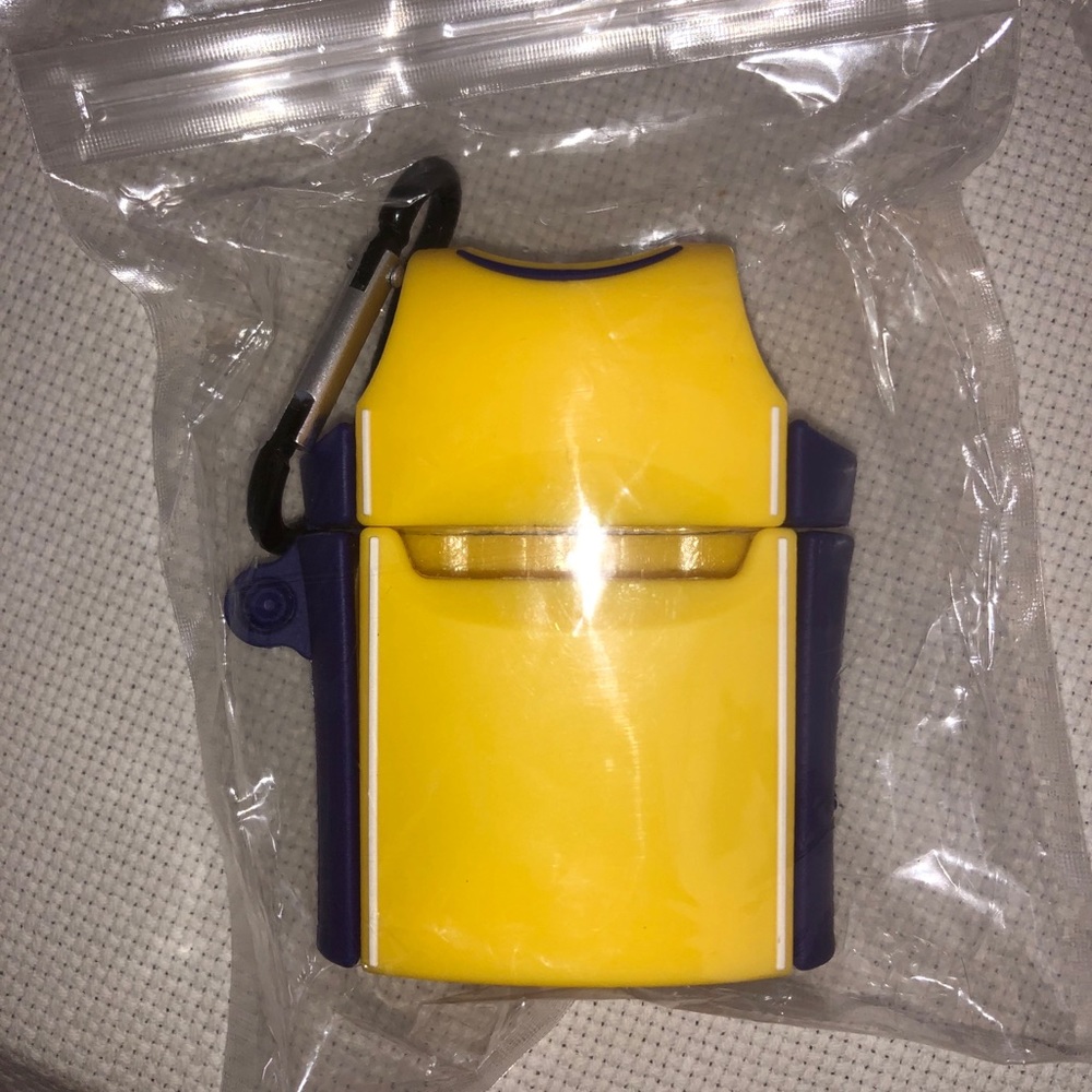 AirPod case - Picture 2 of 2